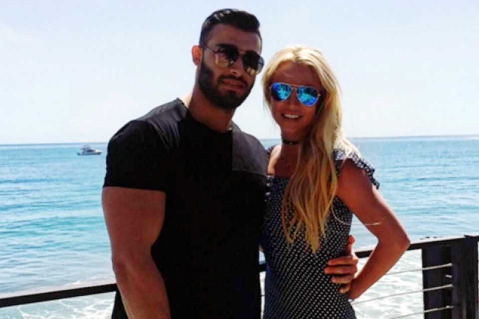 На днях Спирс разместила в Instagram новую фотографию с Асгари