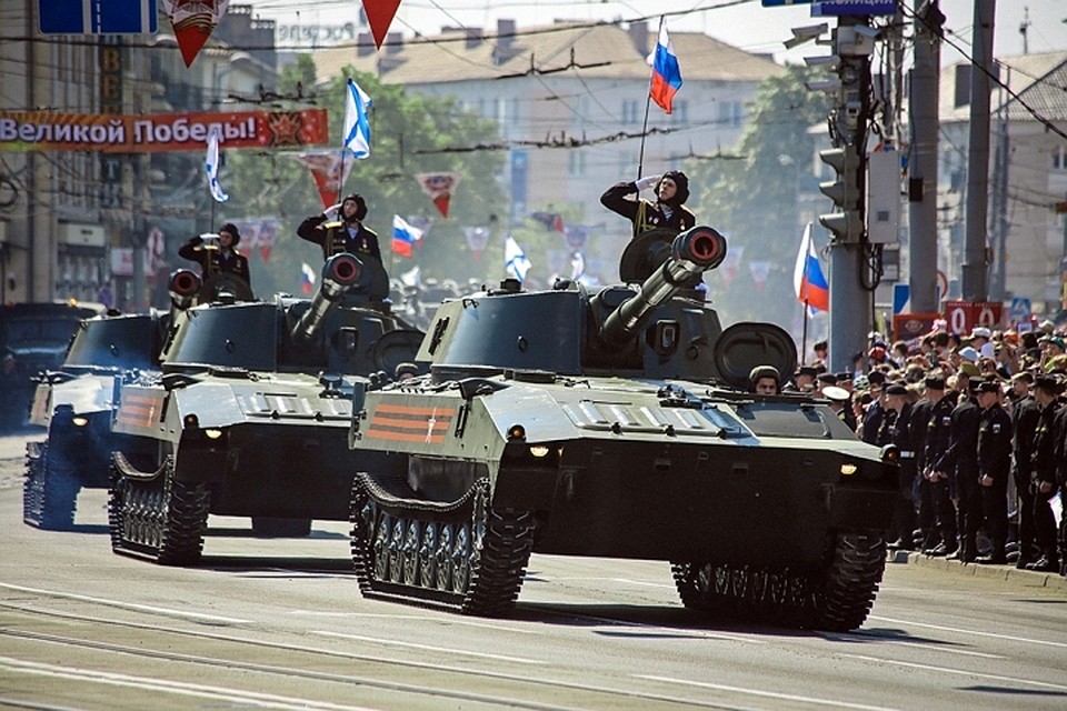 Более полутора тысячи военнослужащих будут предворять проход почти полусотни единиц техники.