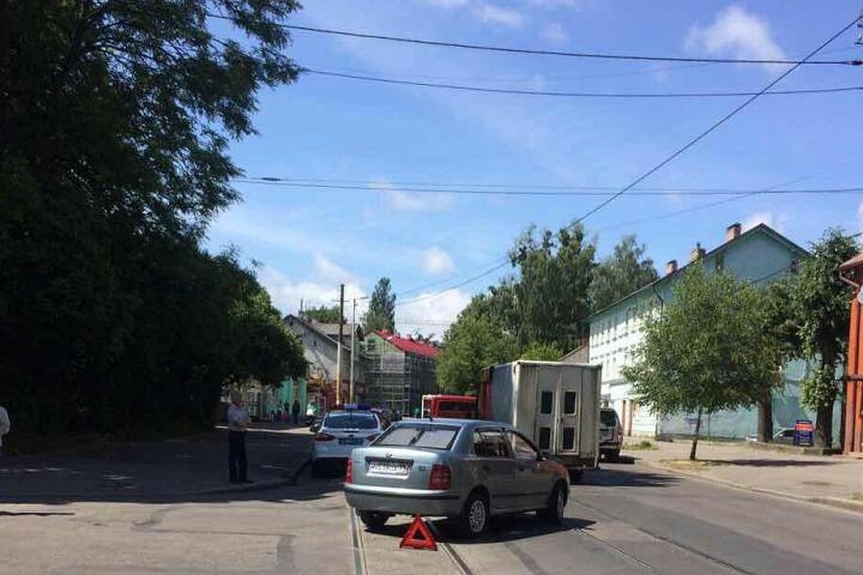 Шофёр Шкода Fabia сбил 90-летнюю бабушку на Киевской в Калининграде