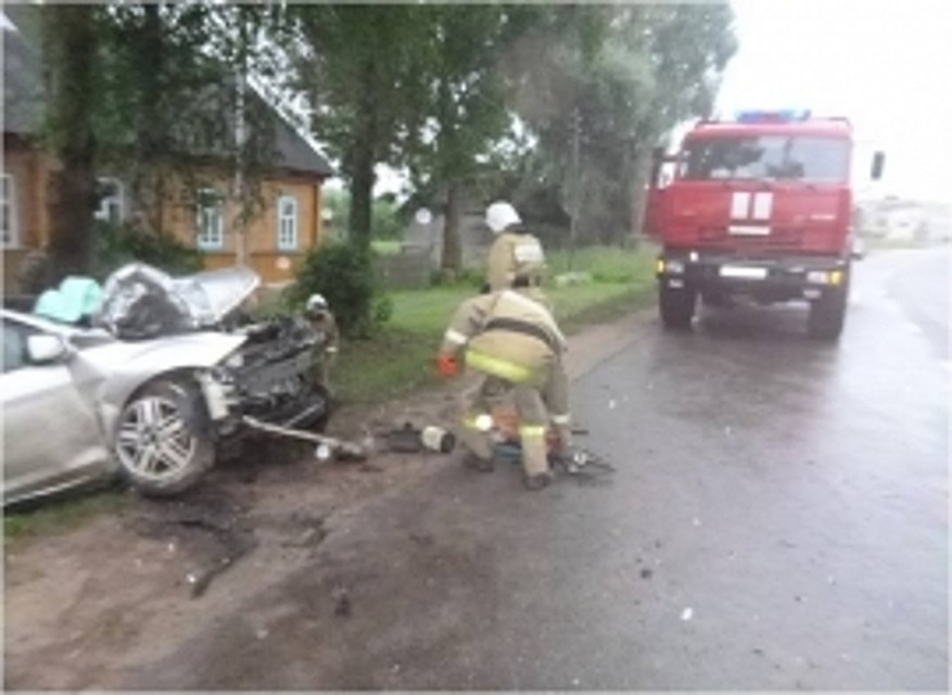В Кузбассе женщина, не имеющая водительского удостоверения, спровоцировала смертельное ДТП В Кузбассе женщина, не имеющая водительского удостоверения, спровоцировала смертельное ДТП