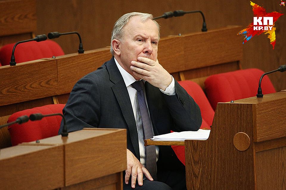 27 вузов готовят в Беларуси экономистов, а 17 - правоведов. Это перекос, по мнению Жарко.