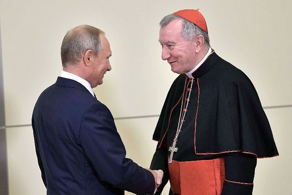 Президент РФ Владимир Путин и госсекретарь Ватикана Пьетро Паролин