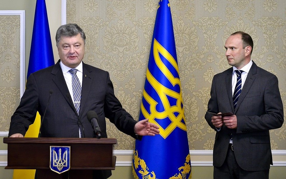 Порошенко заявил, что новый глава СВР является настоящим патриотом. Фото: страница Порошенко в соцсети