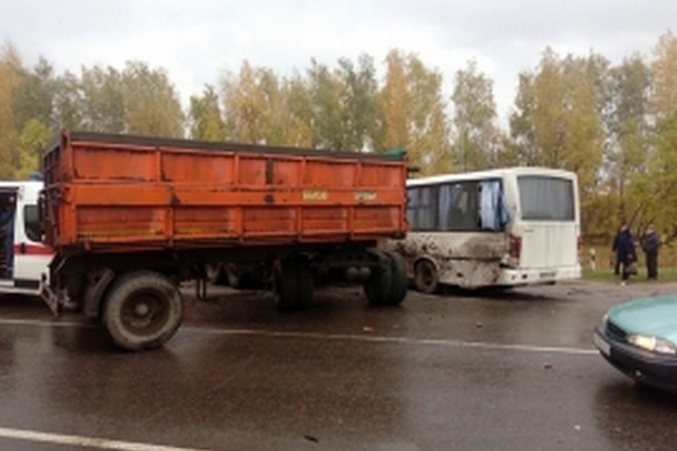 Под Липецком девять человек пострадали в ДТП с участием автобуса и КамАЗа Под Липецком девять человек пострадали в ДТП с участием автобуса и КамАЗа