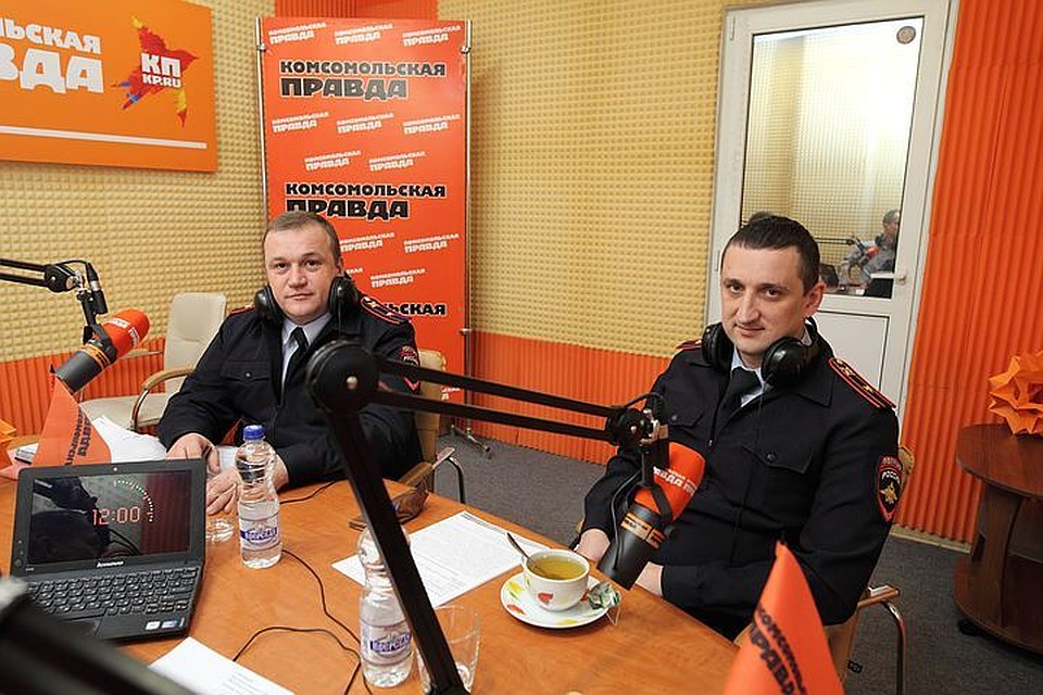 Начальник отдела дорожного надзора краевого управления Госавтоинспекции майор полиции Дмитрий Корнеев и заместитель начальника отдела исполнения административного законодательства краевой госавтоинспекции майор полиции Вячеслав Коноваленко