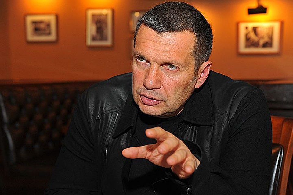Владимир Соловьев возмутился нападками на Быкова и приложил глаголом кумира соцсетей