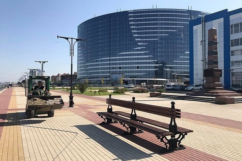 В Астрахани открыли участок Петровской набережной В Астрахани открыли участок Петровской набережной