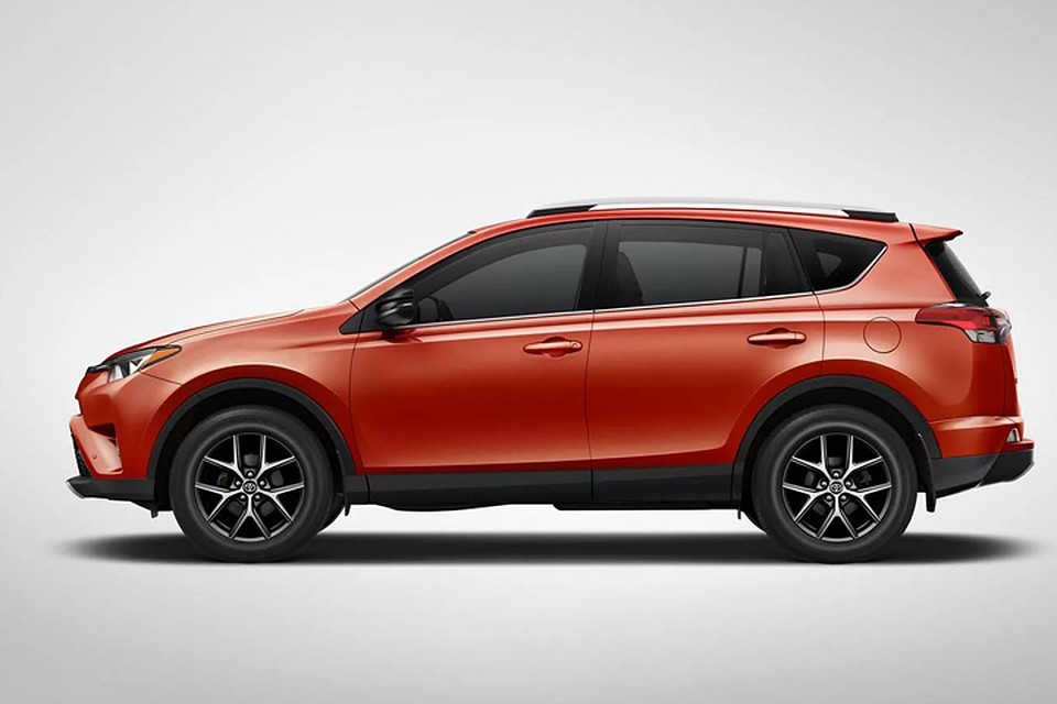 RAV4, хоть и не является самым популярным кроссовером в стране, приносит больше всего денег.