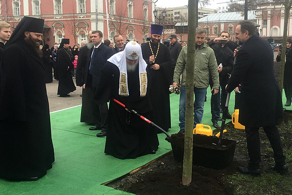 Это восстановление исторической справедливости. 100 лет назад здесь был огромный парк, в который любили приходить москвичи