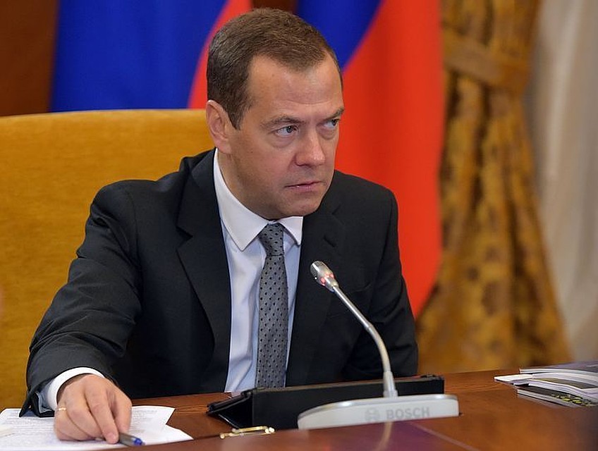 Медведев расширил доступ малого бизнеса к крупным госзакупкам