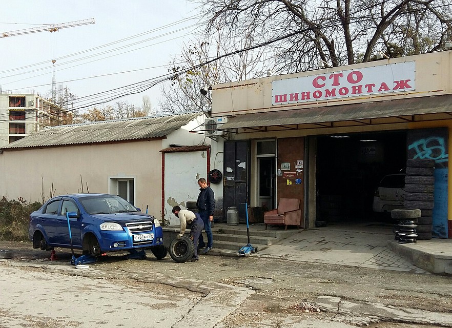 Стоимость шиномонтажа легкового авто - от 800 рублей.