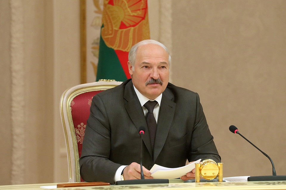 По плану президент должен выступить с речью, вручит государственные награды и подарочные сертификаты лучшим работникам сельского хозяйства. Фото: БелТА.