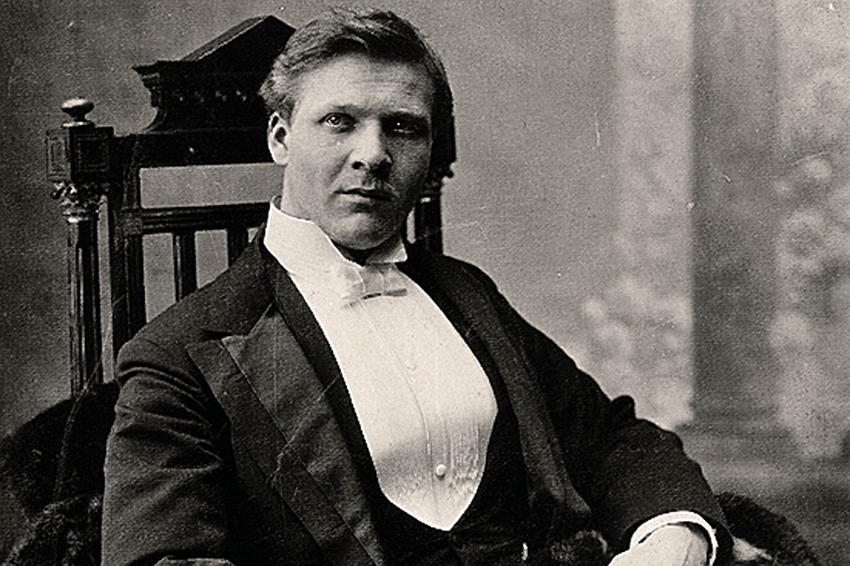 1896 год. Шаляпину 23 года. Он и не подозревает, что закончит жизнь в эмиграции.