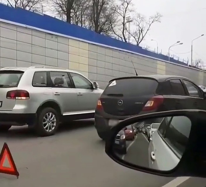 Стоп-кадр из видео паблика @rostov_roads в Instagram.
