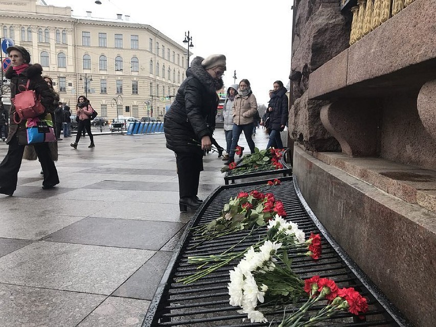 Город никогда не забудет этот страшный день