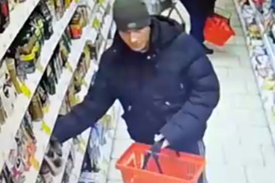 В магазин нужно идти не только сытым, но и выспавшимся.Фото: 51.мвд.рф.