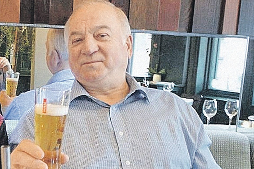 Лондон запутался в версиях: сначала заявлял, будто Сергей Скрипаль (на фото) отравился в кафе, потом - в собственном доме.