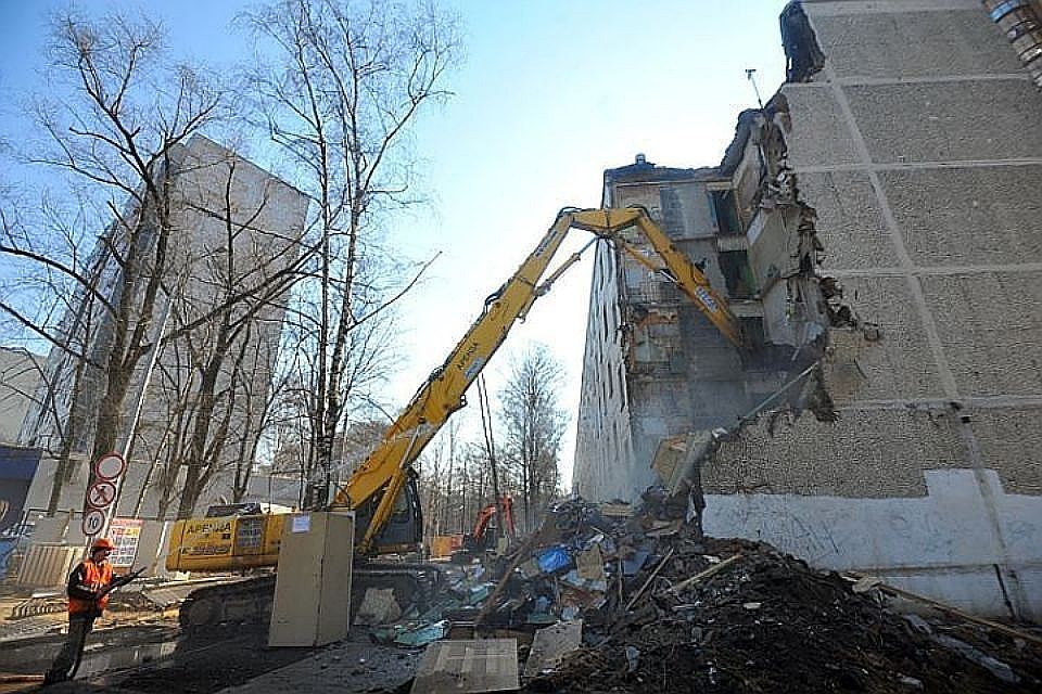 В Махачкале прокуратура добилась сноса незаконной многоэтажки