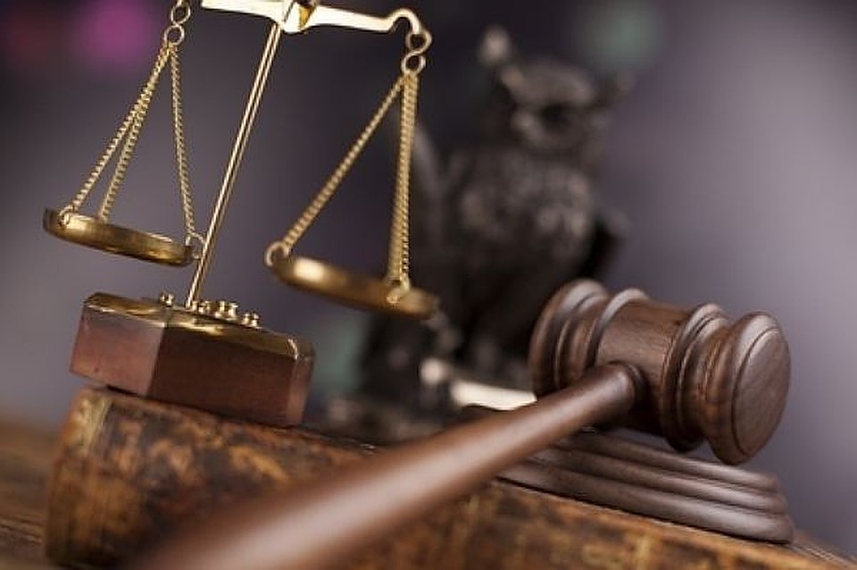 Суд назначил ему 200 часов обязательных работ.
