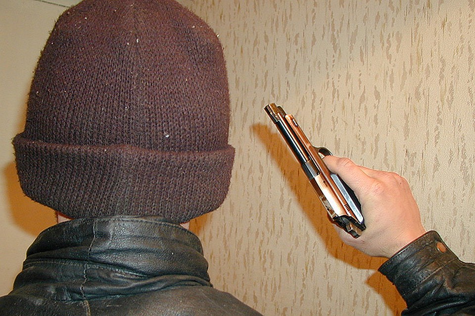 Изъятое оружие оказалось боевым гладкоствольным пистолетом калибра 5,6 миллиметра