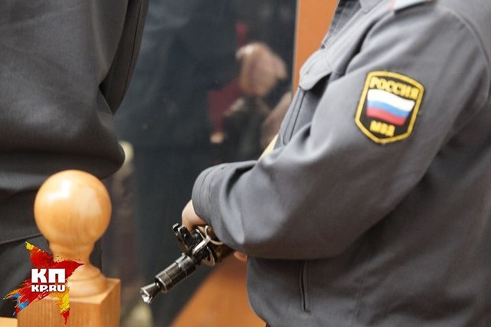 Сейчас подозреваемый в больнице.
