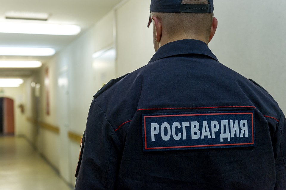 Сотрудники ОМОН Росгвардии задержали двух наркоманов в районе Запсковья.
