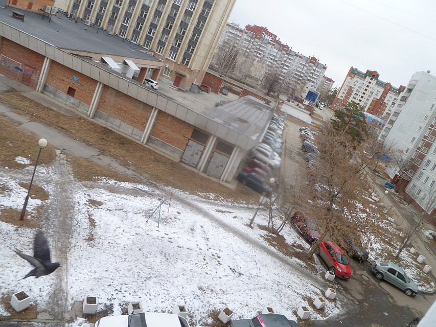 Двор на ул. Карла Маркса в шутку называют аномальной зоной. Фото: «Подслушано Озерск»/vk.com