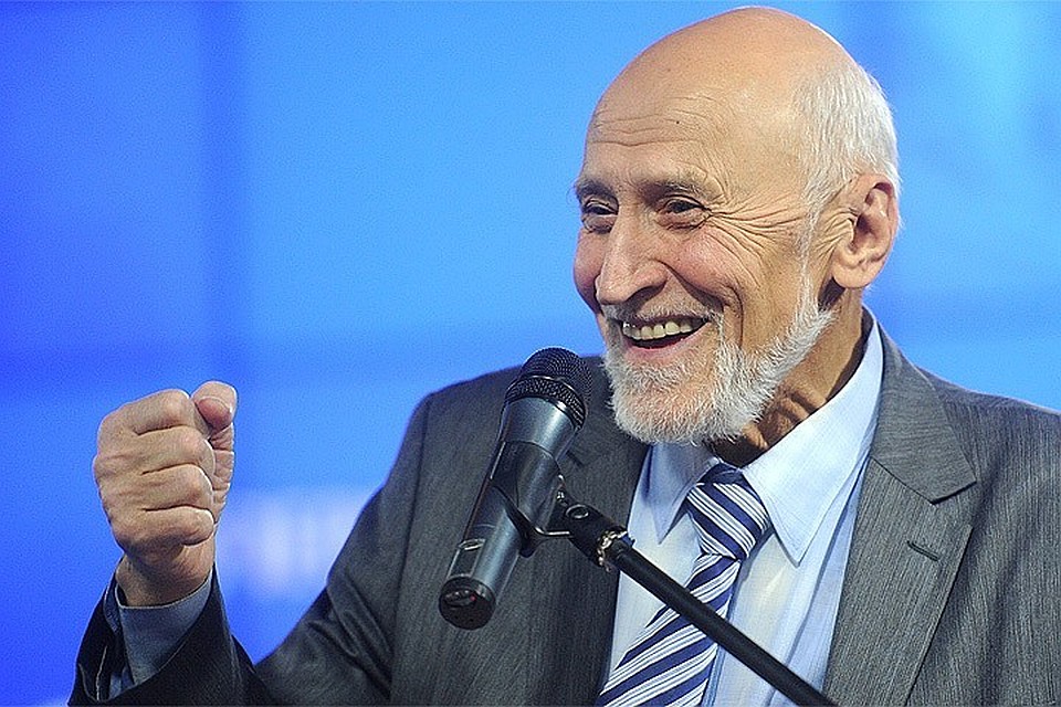 80-летний Николай Дроздов уже 40 лет у руля "В мире животных", но годы берут свое