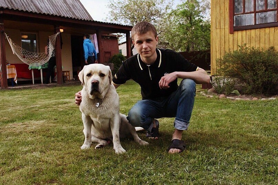 21-летнего рядового Александра Коржича нашли повешенным в подвале воинской части. Фото: соцсети