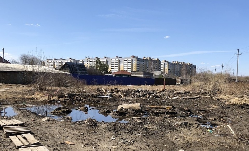 Останки дома, где были прописаны мигранты.