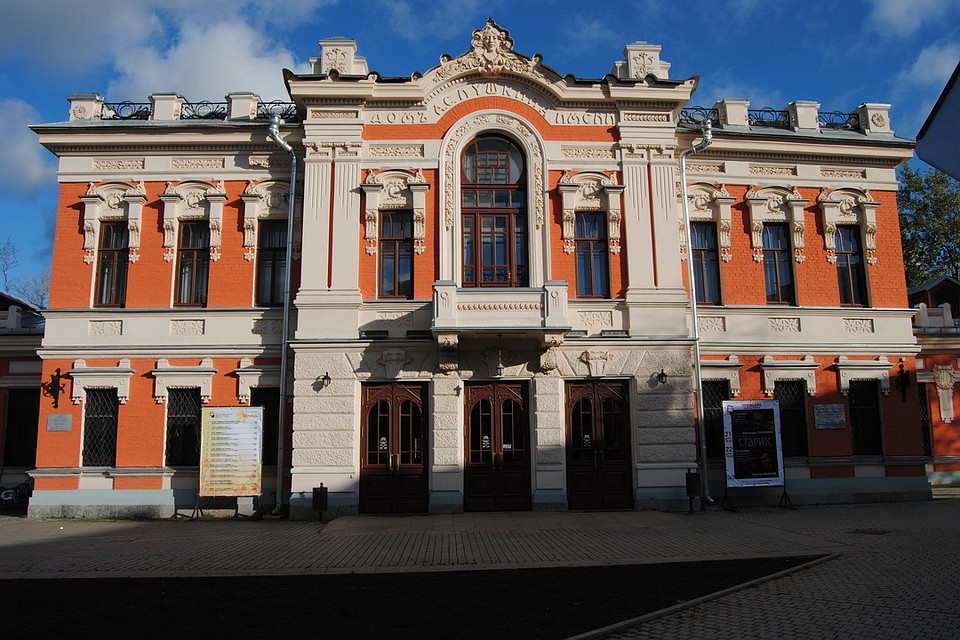 Все спектакли фестиваля пройдут в Псковском драмтеатре.