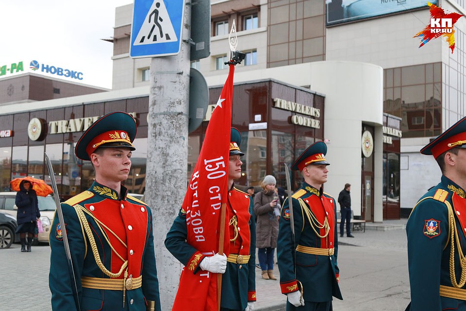 Репетиция Парада Победы прошла в Барнауле. Фото: Олег УКЛАДОВ