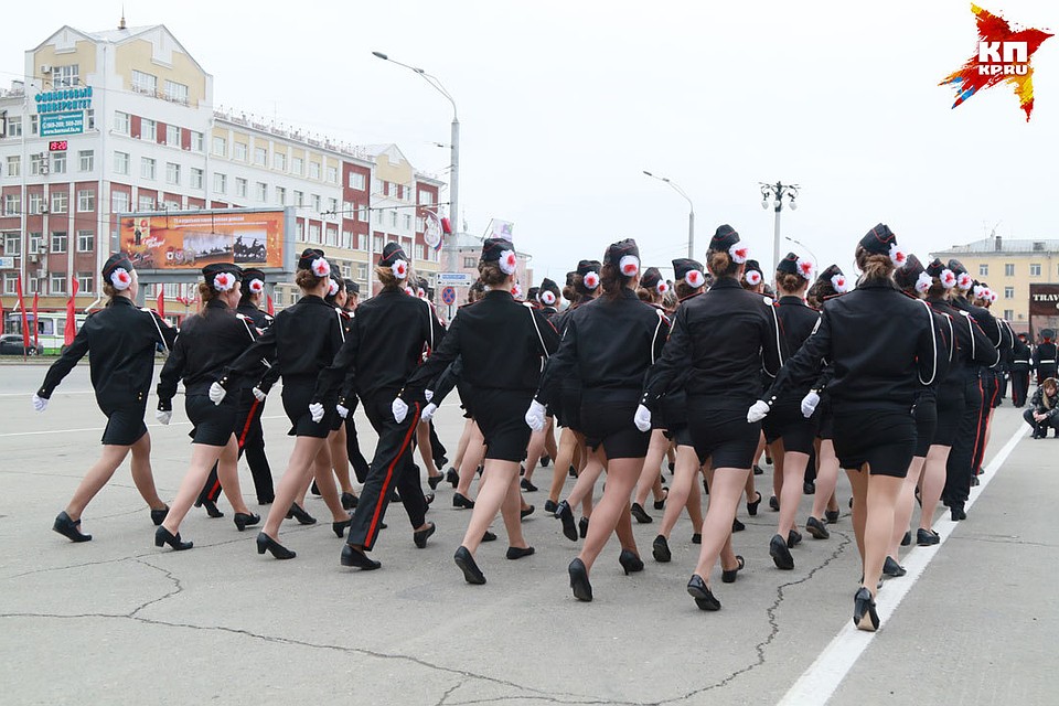 Репетиция Парада Победы прошла в Барнауле. Фото: Олег УКЛАДОВ