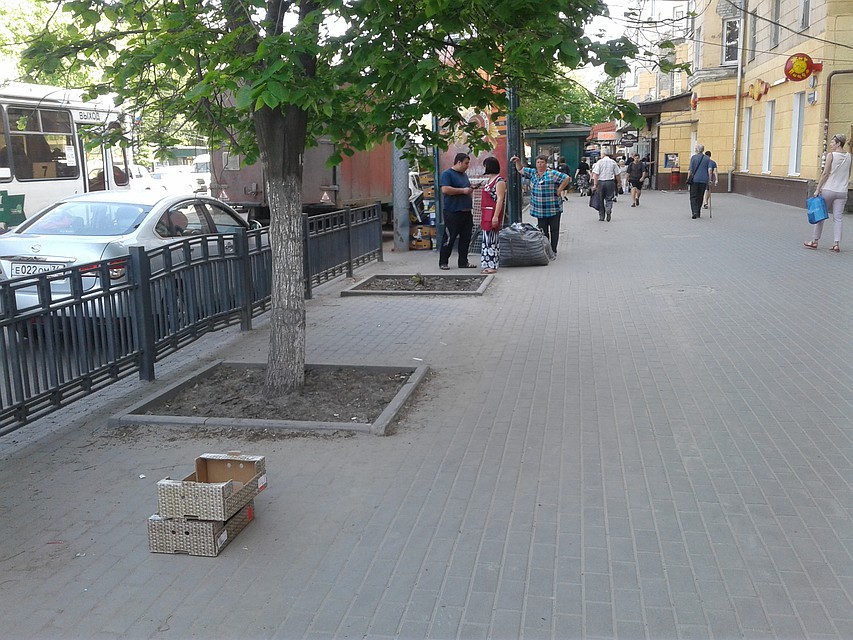 Все, что осталось от торговых точек после рейда. Фото управы Ленинского района.