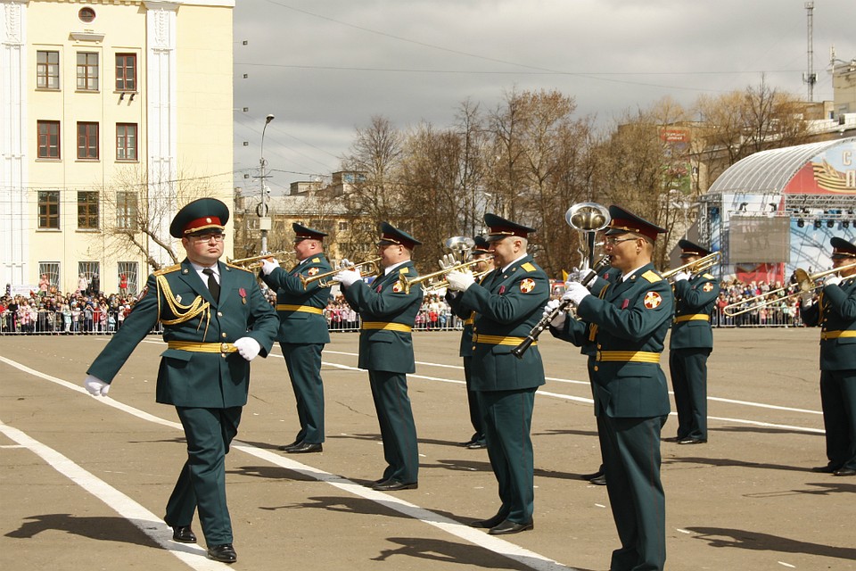 На Театральной площади в Кирове прошел парад Победы