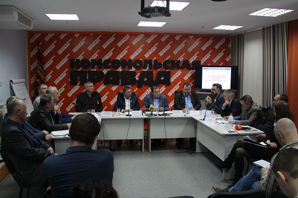 Руководители сельских хозяйств обсудили проблемы отрасли на пресс-конференции.
