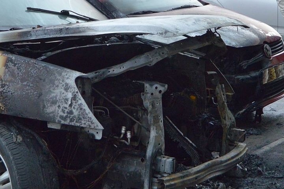 На Московской сгорели два автомобиля