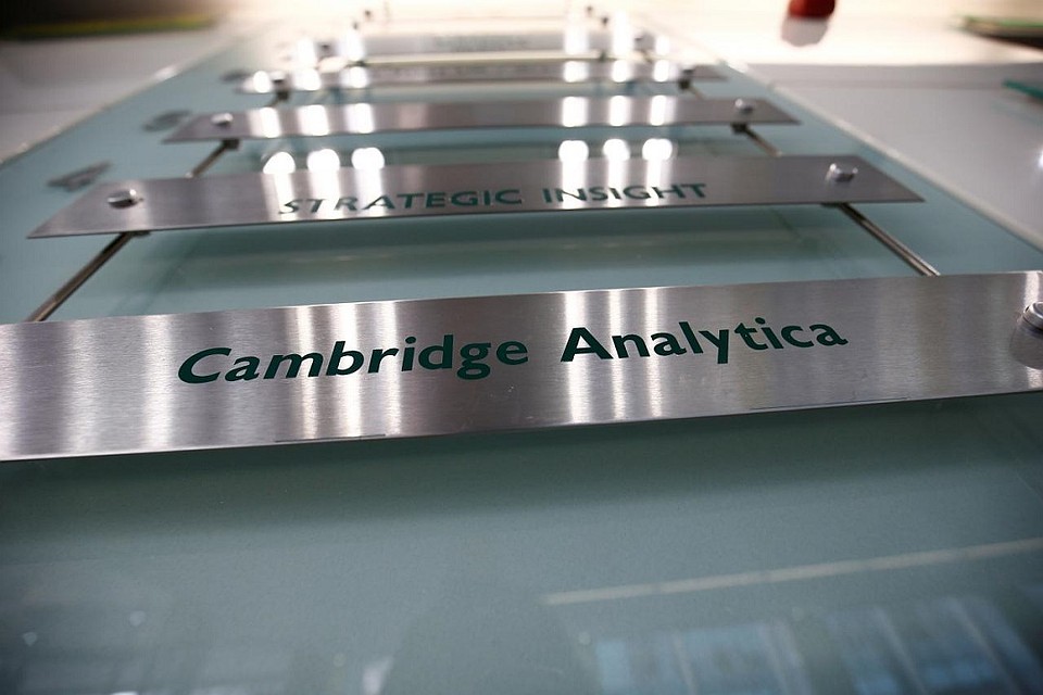 Минюст и ФБР расследуют финансовые операции британской Cambridge Analytica