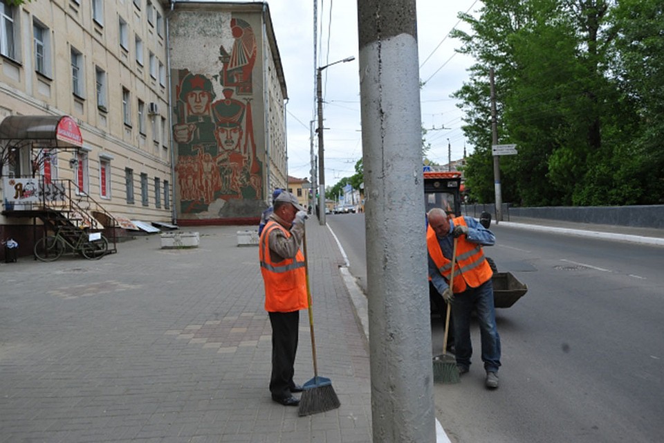 Дворники теперь выходят на работу в 4 утра