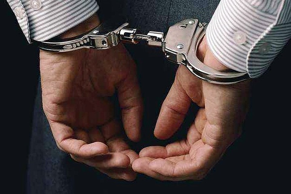 Подозреваемый воспользовался уязвимым материальным положением подчиненных