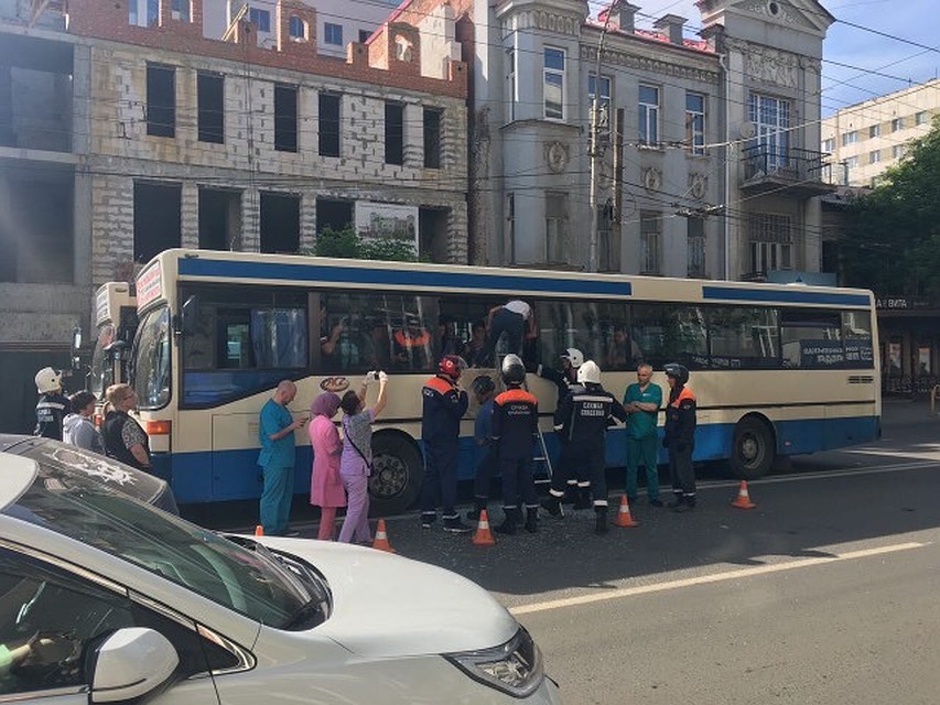 Столкновение автобусов произошло на пересечении улиц Московская и Чапаева