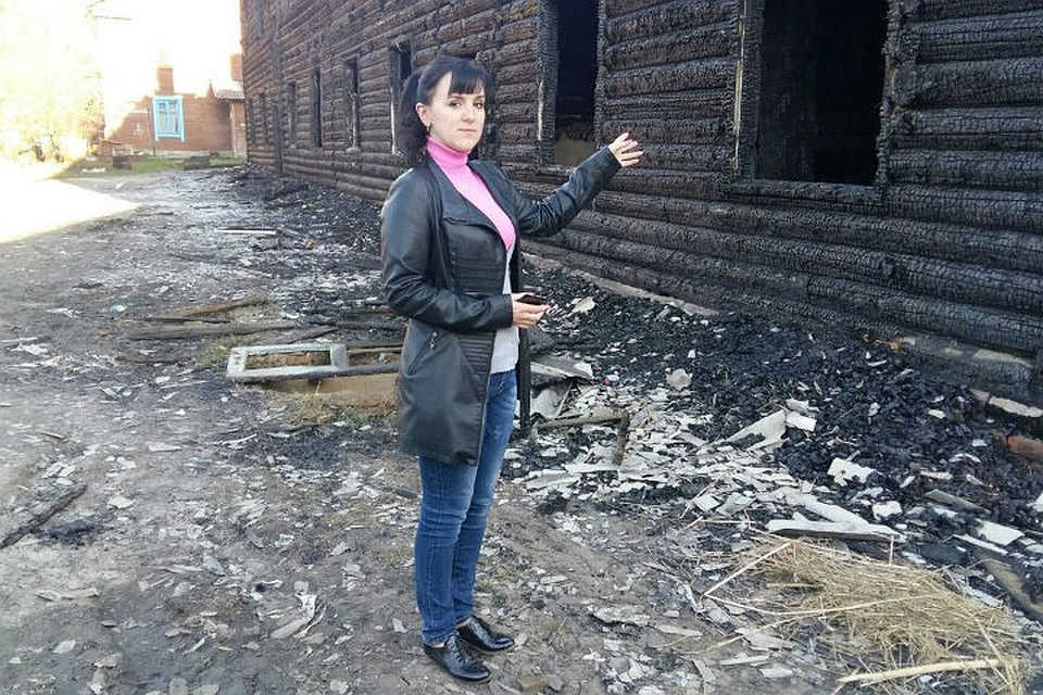 Жители 1-й Приволжской улицы в Ярославле опасаются за свои жизни. Недавно огонь с расселенных построек чуть не перекинулся на их дома.