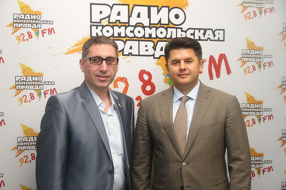 Бизнес-эксперт Александр Дейч и управляющий Приволжским филиалом Банка «Открытие» Владимир Рогозин