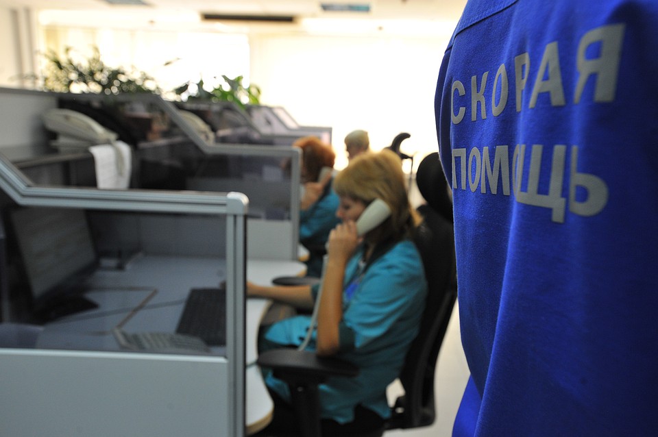 Пострадавшую девушку доставили в больницу, где ей окажут необходимую медицинскую помощь.