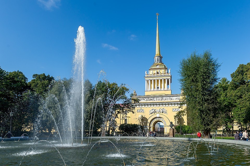 Фонтан перед Адмиралтейством надеются починить к ЧМ-2018