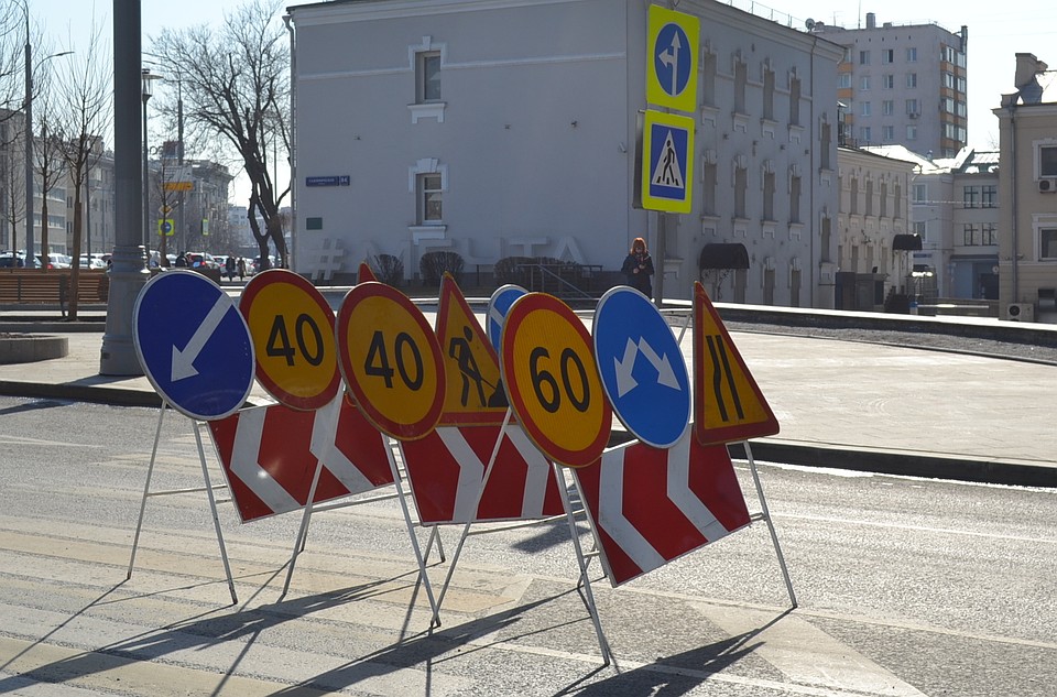 Ежегодно в Кыргызстане на дорогах погибают около тысячи человек.