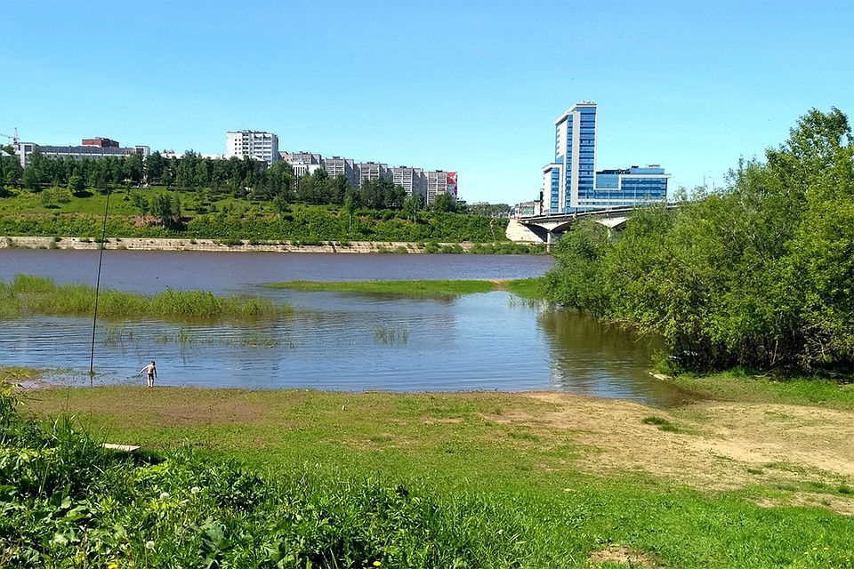 В Кирове пьяная компания забыла друга на острове посреди Вятки. Фото: Антон МАМАЕВ