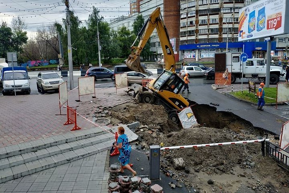 ЧП произошло рядом с домом №184 по Красному проспекту.