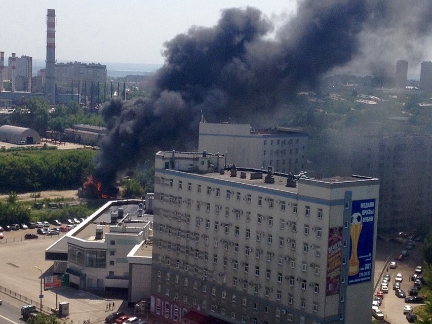Очевидцы выложили фото дыма и пожара в соцсети