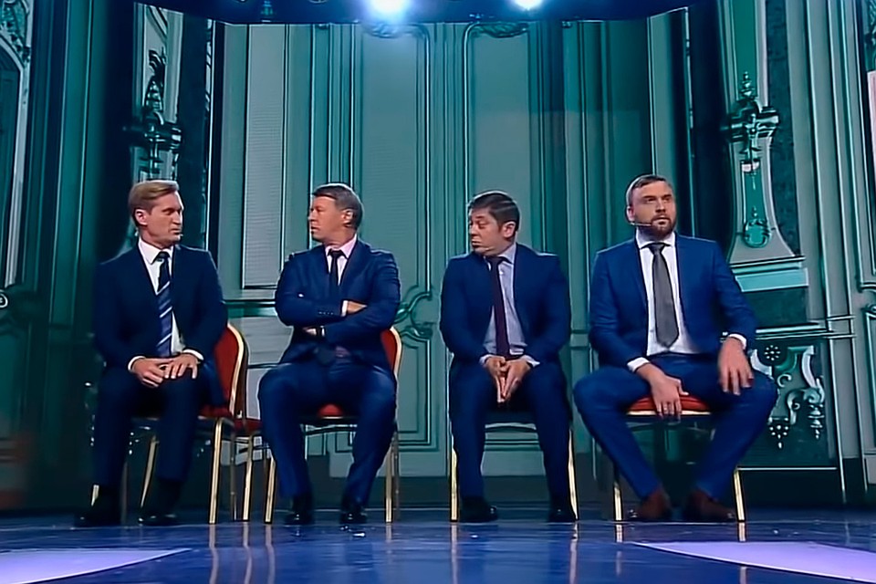 «Уральские пельмени» поставили номер про уральских губернаторов.